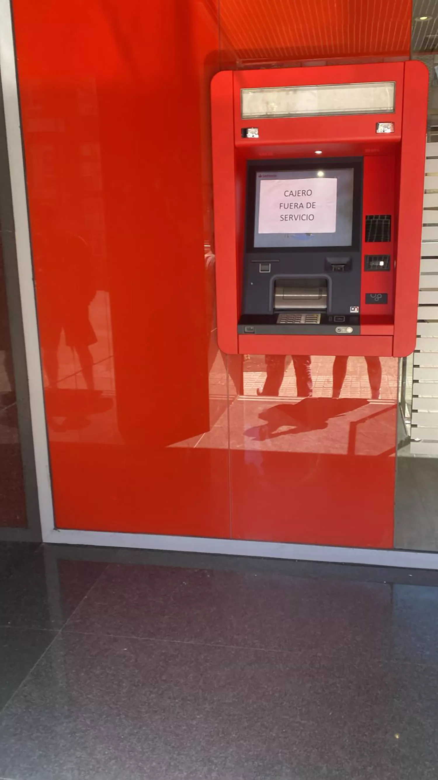 Sucursal del Banco Santander en Flores del Sil.