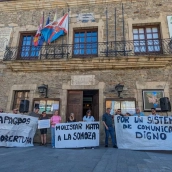 Manifestación en La Somoza por unas comunicaciones "dignas" 