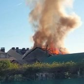 Incendio en una casa abandonada de Fuentesnuevas | Foto: Cedida a InfoBierzo Incendio en una casa abandonada de Fuentesnuevas | Foto: Cedida a InfoBierzo