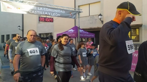 Ponferrada 'calienta zapatilla' para celebrar el Día de Castilla y León Ponferrada 'calienta zapatilla' para celebrar el Día de Castilla y León