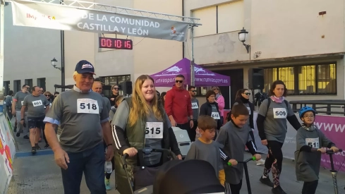 Ponferrada 'calienta zapatilla' para celebrar el Día de Castilla y León Ponferrada 'calienta zapatilla' para celebrar el Día de Castilla y León
