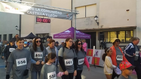 Ponferrada 'calienta zapatilla' para celebrar el Día de Castilla y León Ponferrada 'calienta zapatilla' para celebrar el Día de Castilla y León