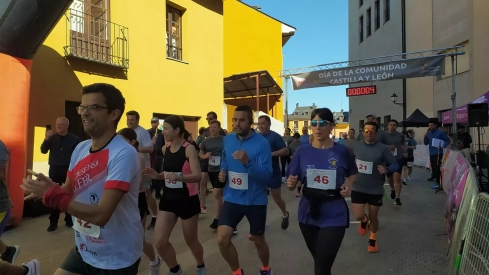 Ponferrada 'calienta zapatilla' para celebrar el Día de Castilla y León Ponferrada 'calienta zapatilla' para celebrar el Día de Castilla y León