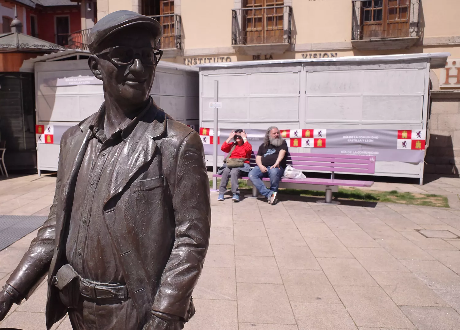 El alcalde de Ponferrada y Suárez-Quiñones lamentan "las actitudes interesadas" que llevan al fracaso de las casetas gastronómicas en el Día de Castilla y León