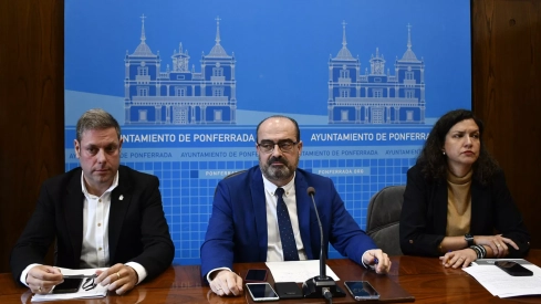 El equipo de gobierno de Ponferrada en una rueda de prensa sobre la ZBE