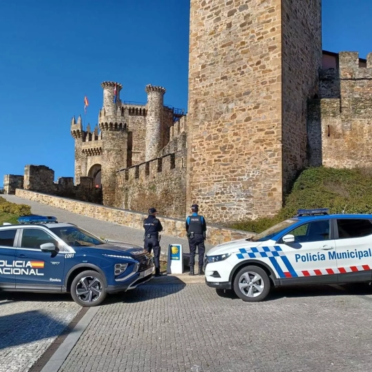 Policia Nacional y Municipal de Ponferrada Policia Nacional y Municipal de Ponferrada