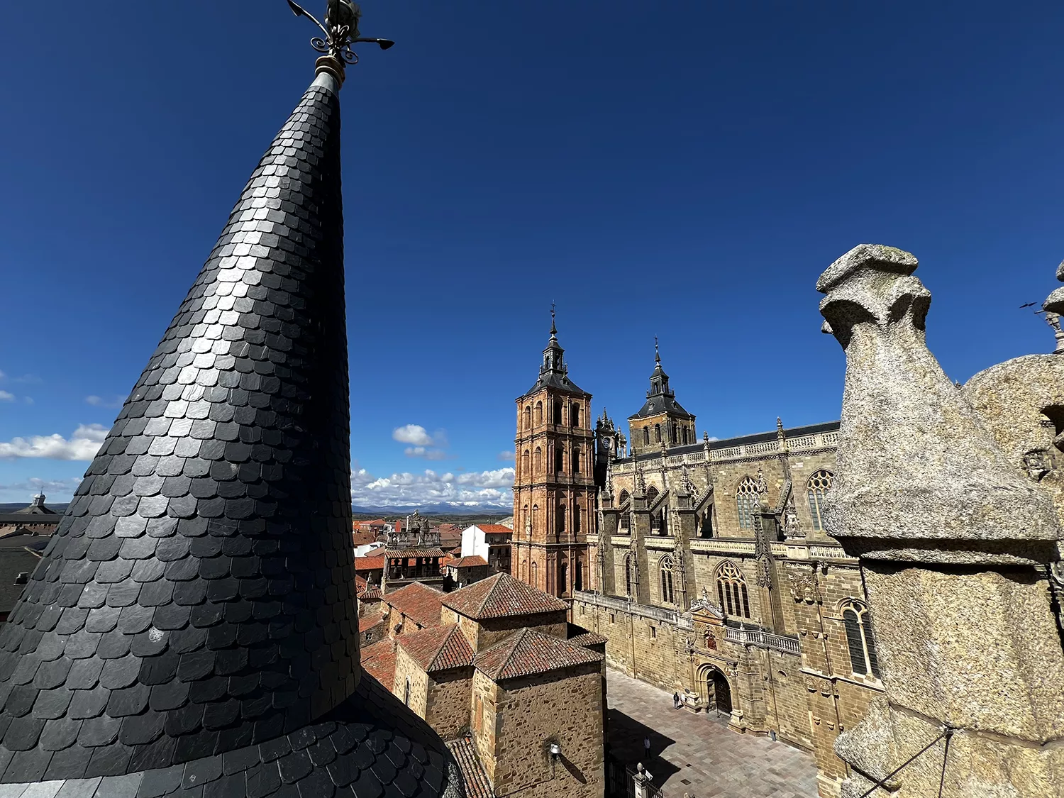 Un ascensor panorámico permitirá acceder al último nivel del Palacio de Gaudí de Astorga a partir del miércoles