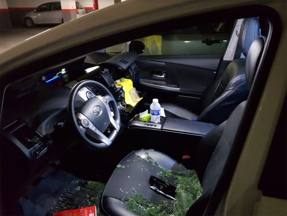 Robo en coches aparcados dentro de un garaje en Ponferrada Robo en coches aparcados dentro de un garaje en Ponferrada