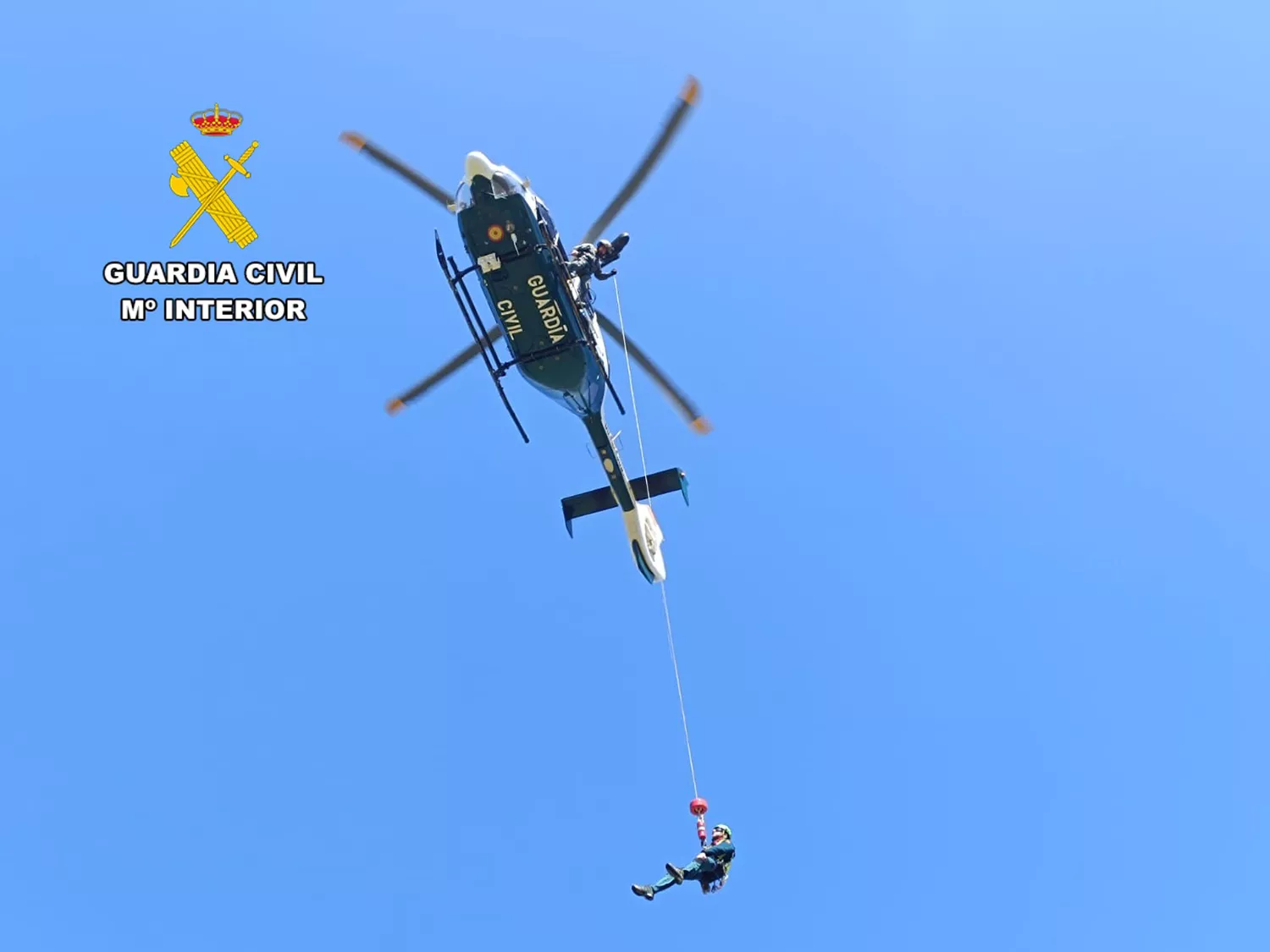 Comienza a operar en la provincia de León el nuevo helicóptero de la Guardia Civil que reducirá “significativamente” los tiempos de en rescates y búsqueda de desaparecidos