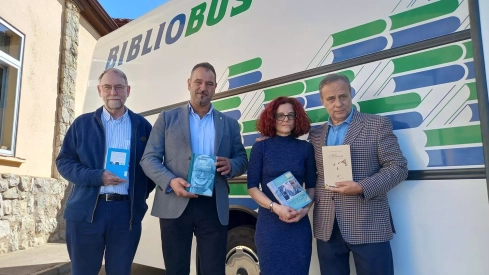 El Instituto Leonés de Cultura llevará la literatura de Antonio Pereira por toda la provincia gracias a su flota de bibliobuses