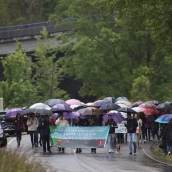 Vecinos de Vega de Valcarce se manifiestan para reclamar mejoras en las carreteras en el Camino de Santiago