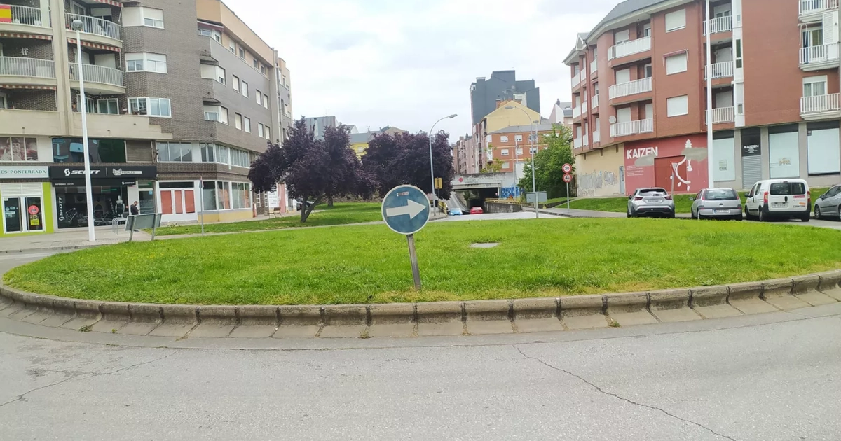 Trasladados al Hospital del Bierzo tras impactar su vehículo contra una ...