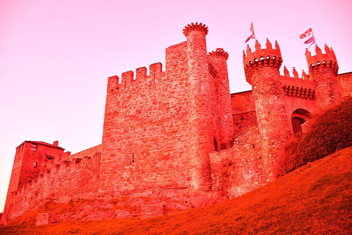 castillo color rojo 5