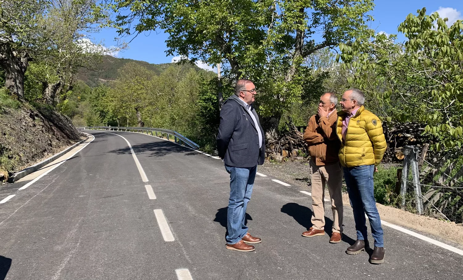 La Diputación de León invierte casi 200.000 euros en la mejora de la carretera entre Santo Tirso y Castropetre