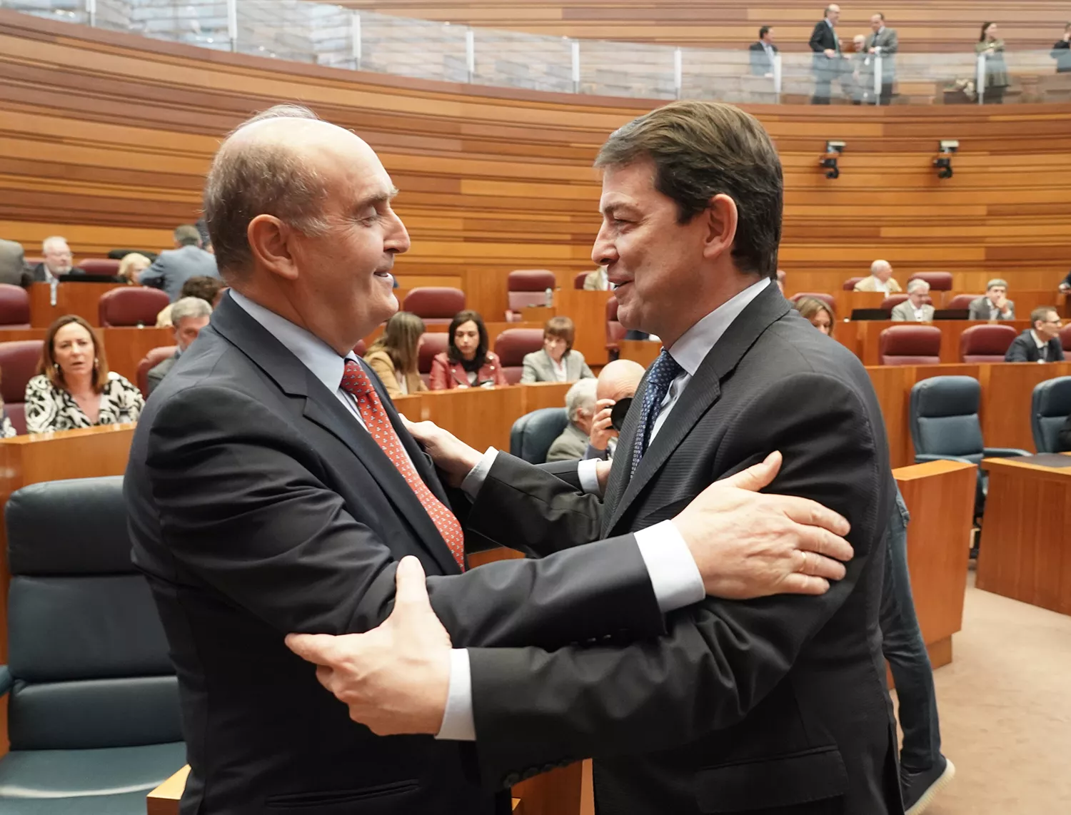 El Procurador del Común, Tomás Quintana, junta al presidente de la Junta, Alfonso Fernández Mañueco