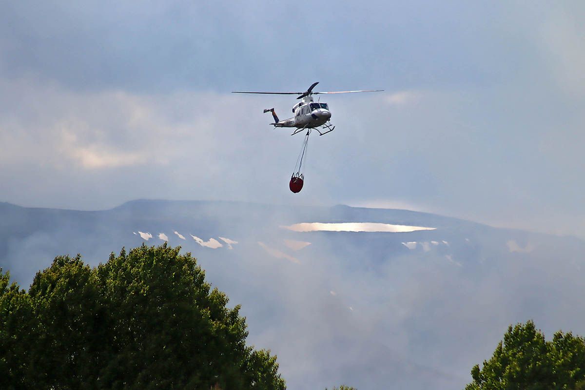 El incendio declarado en el campo de tiro del Teleno (León) afecta ya a 600 hectáreas