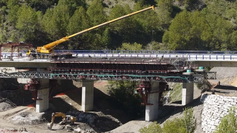 Obras de reconstrucción del viaducto O Castro, de la autovía A 6 en sentido A Coruña