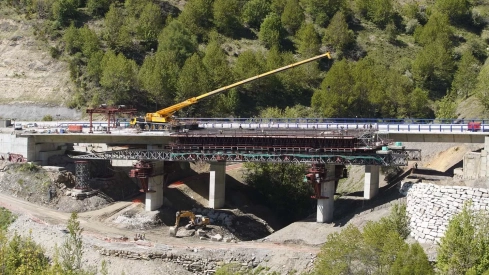 Obras de reconstrucción del viaducto O Castro, de la autovía A 6 en sentido A Coruña 