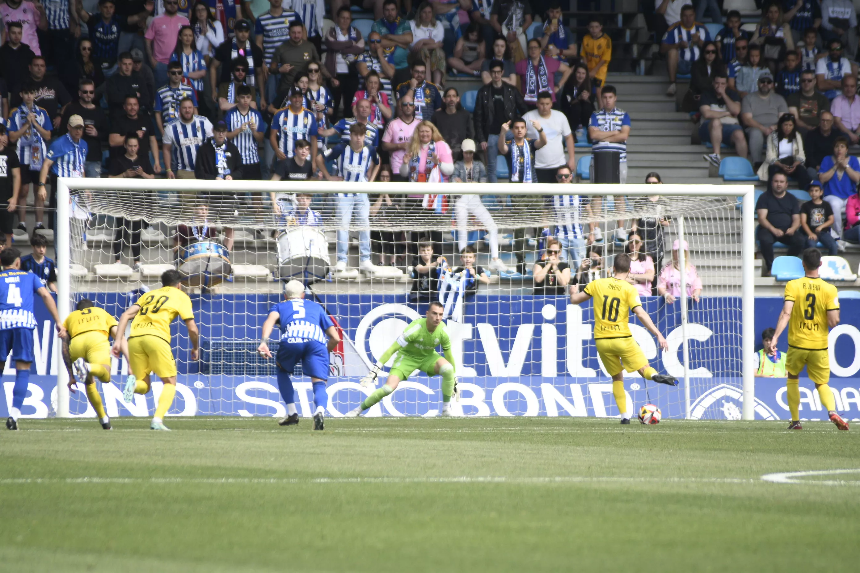 Tanto del empate del Real Unión desde el punto de penalti Tanto del empate del Real Unión desde el punto de penalti