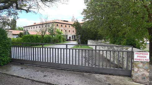 El monasterio de Santa Clara permanece cerrado a las visitas tras el anuncio de la comunidad de clarisas de situarse bajo la tutela del excomulgado Pablo de Rojas | Ricardo Ordóñez / ICAL