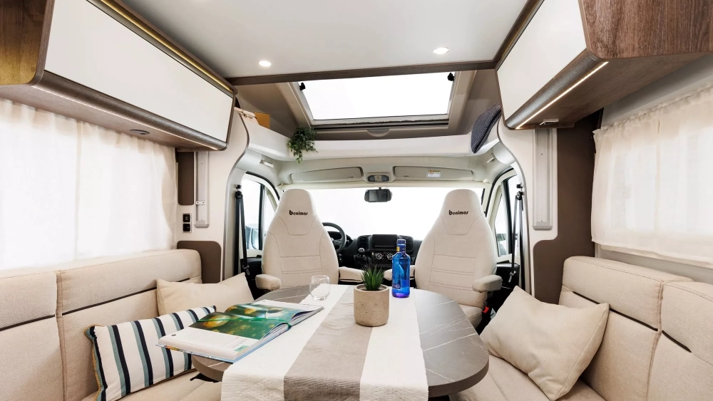 Tessoro 468 interior Tessoro 468 interior