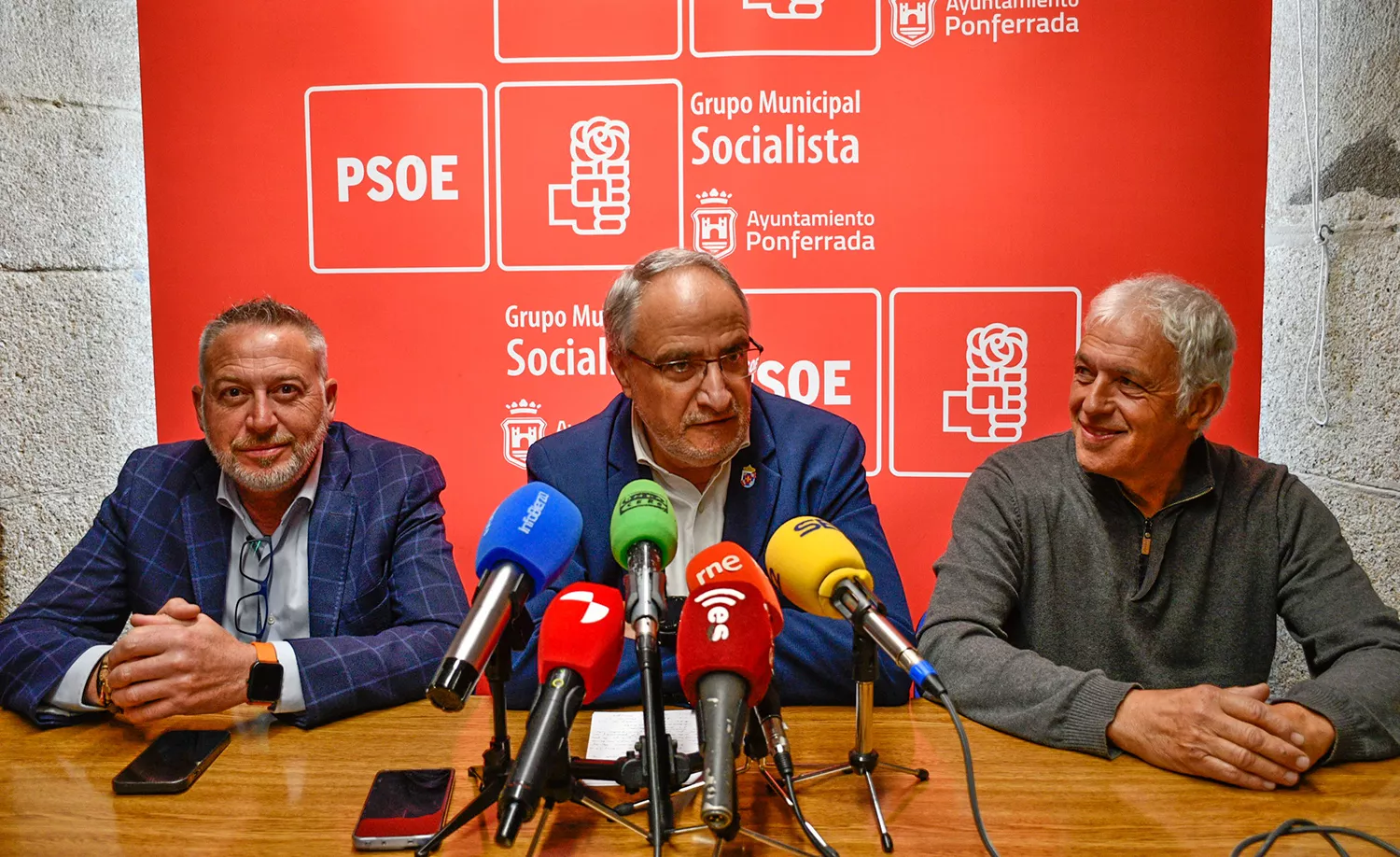 El PSOE exige a Morala asumir la titularidad del cementerio de Fuentesnuevas para cumplir el pacto presupuestario en Ponferrada