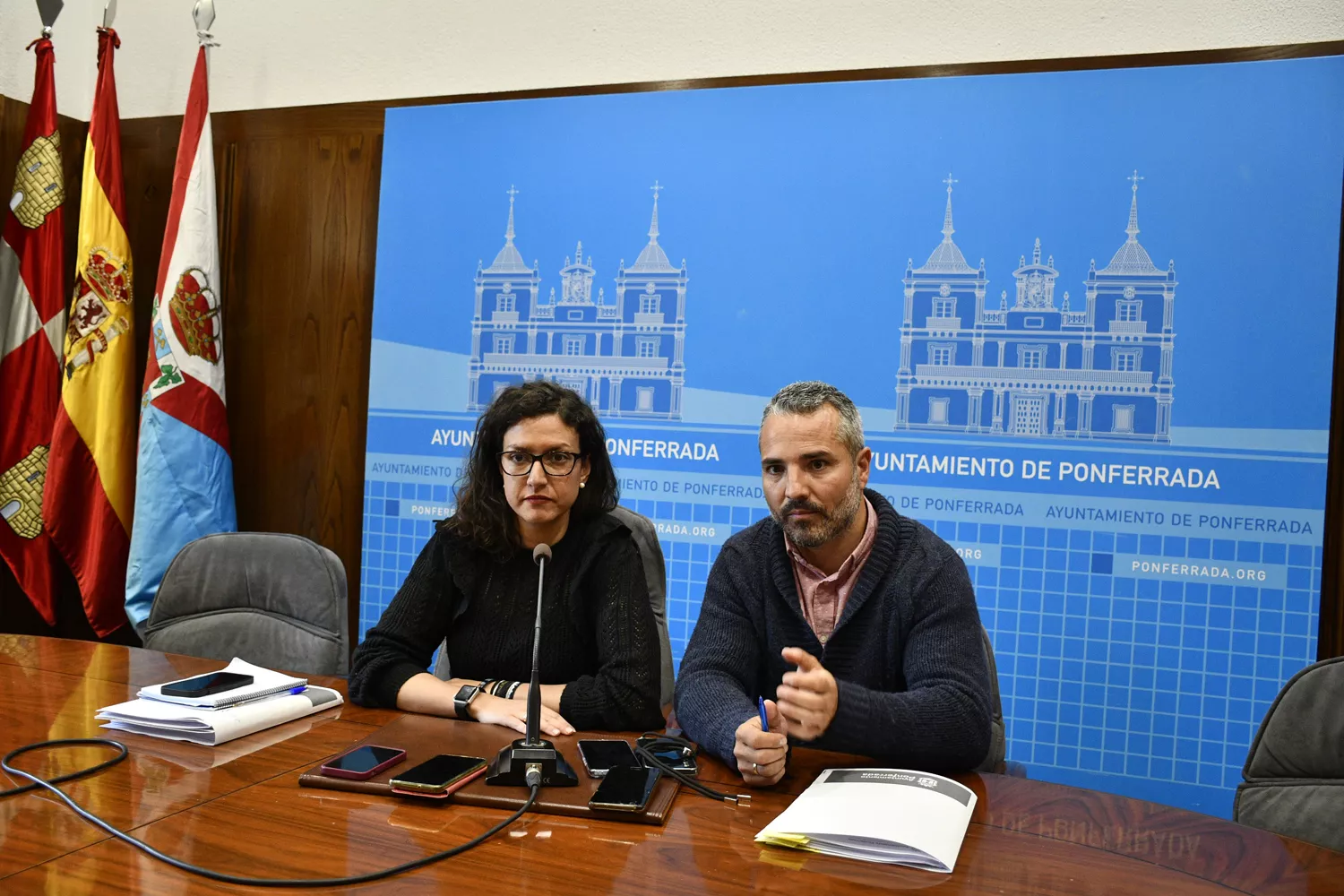 Lidia Coca y David Palacios, han dado esta mañana una comparecencia para abordar la situación del consistorio tras el rechazo en pleno a la ordenanza de la Zona de Bajas Emisiones 