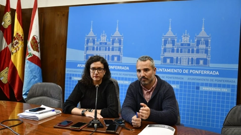 Lidia Coca y David Palacios, han dado esta mañana una comparecencia para abordar la situación del consistorio tras el rechazo en pleno a la ordenanza de la Zona de Bajas Emisiones 