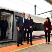 Óscar Puente ha viajado este jueves entre Madrid y A Coruña en uno de los nuevos trenes de alta velocidad S106 de Renfe 4
