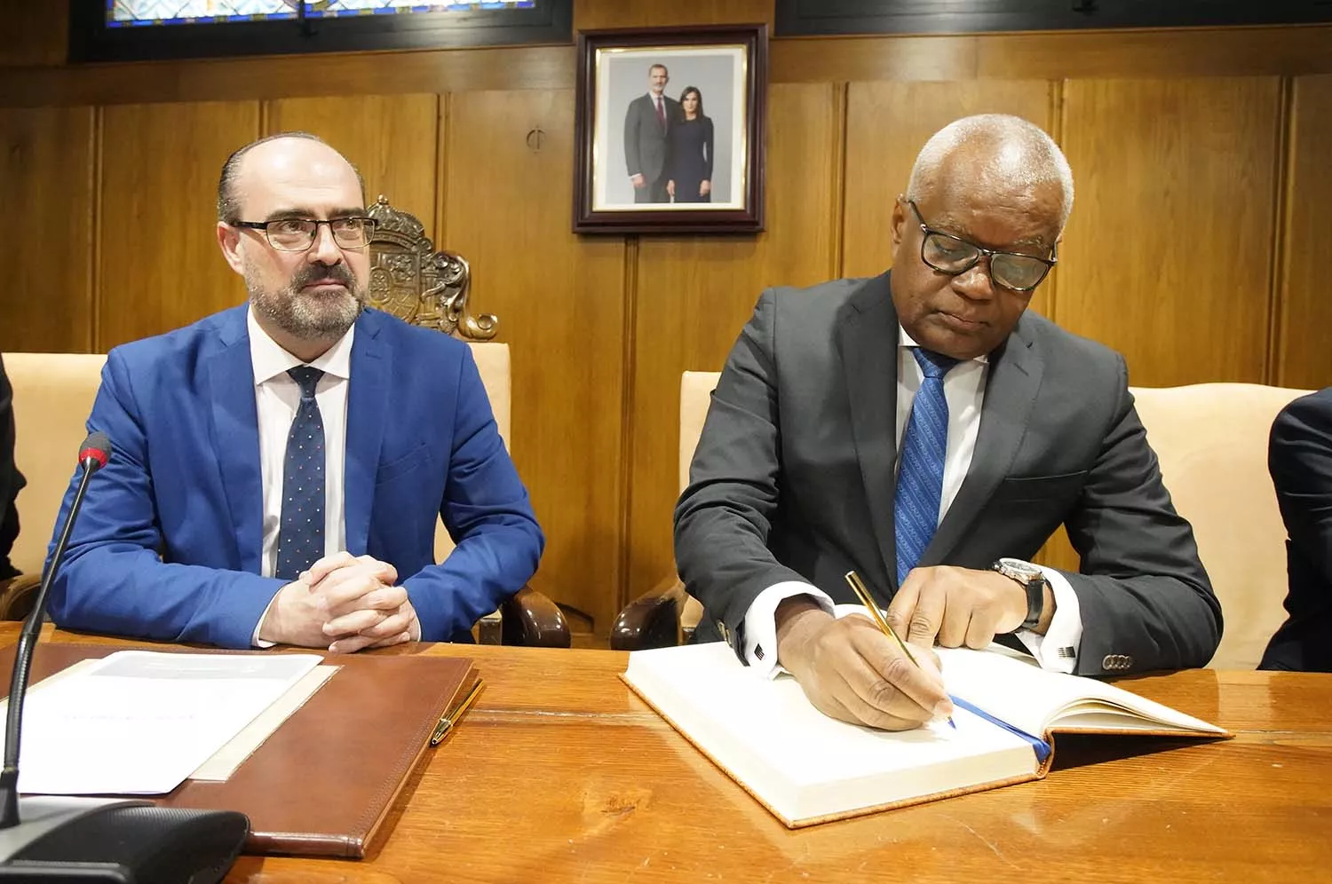 César SánchezICAL. El ministro de Comunidades de Cabo Verde, Jorge Santos, durante su visita institucional al Ayuntamiento de Ponferrada 1 César SánchezICAL. El ministro de Comunidades de Cabo Verde, Jorge Santos, durante su visita institucional al Ayuntamiento de Ponferrada 1