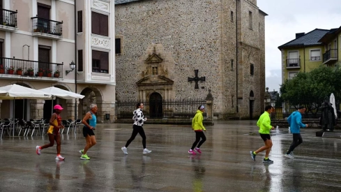 Carrera 'A Santiago contra el cáncer' en Ponferrada