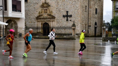 Carrera 'A Santiago contra el cáncer' en Ponferrada
