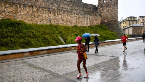  Carrera 'A Santiago contra el cáncer' en Ponferrada