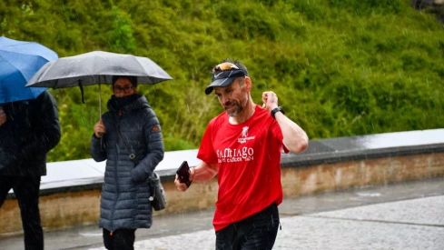  Carrera 'A Santiago contra el cáncer' en Ponferrada