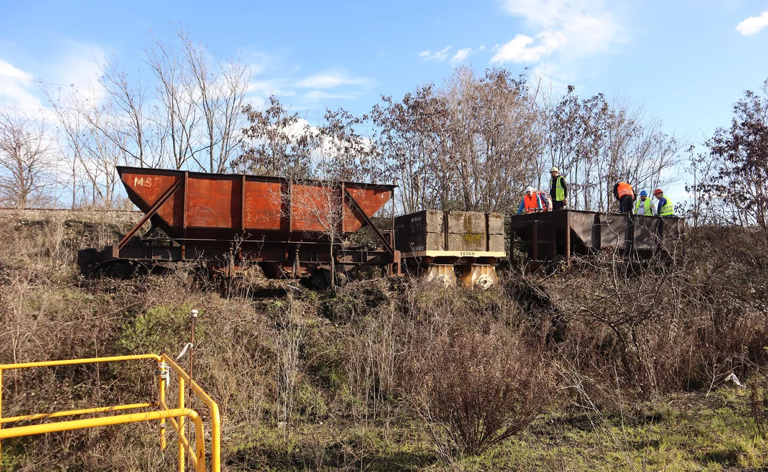 Cultural Ferroviaria Berciana restaurará dos vagones tolva originales del Ponfeblino tras su conservación