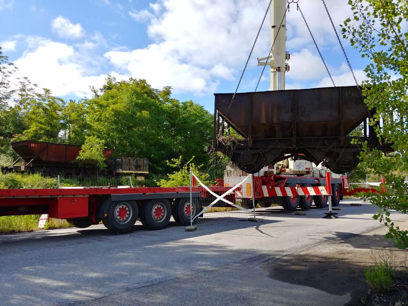 Dos vagones tolva originales del Ponfeblino (2)