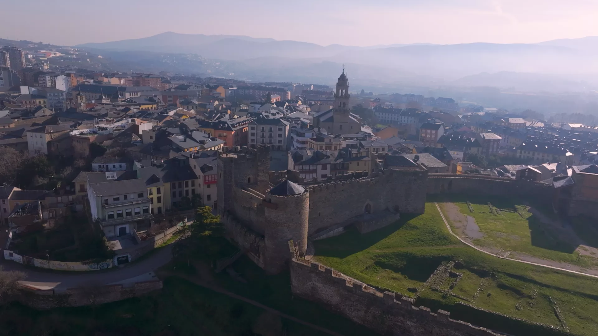 Imagen aérea del Castillo de Ponferrada Imagen aérea del Castillo de Ponferrada