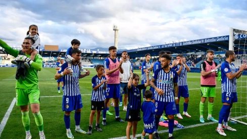 Así celebraron afición y jugadores de la Ponferradina la plaza en play off (19)