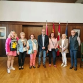 Reunión entre el Ayuntamiento de Ponferrada y la Asoc. Vecinos Pajariel Flores del Sil.  El alcalde, Marco Morala y el concejal de Hacienda, Régimen Interior, Contratación y Fomento, Luis Antonio Moreno.