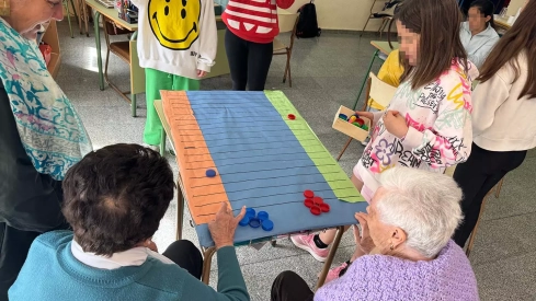 Votorantim Cimentos celebra los 'Juegos del ayer' con Alzheimer Bierzo