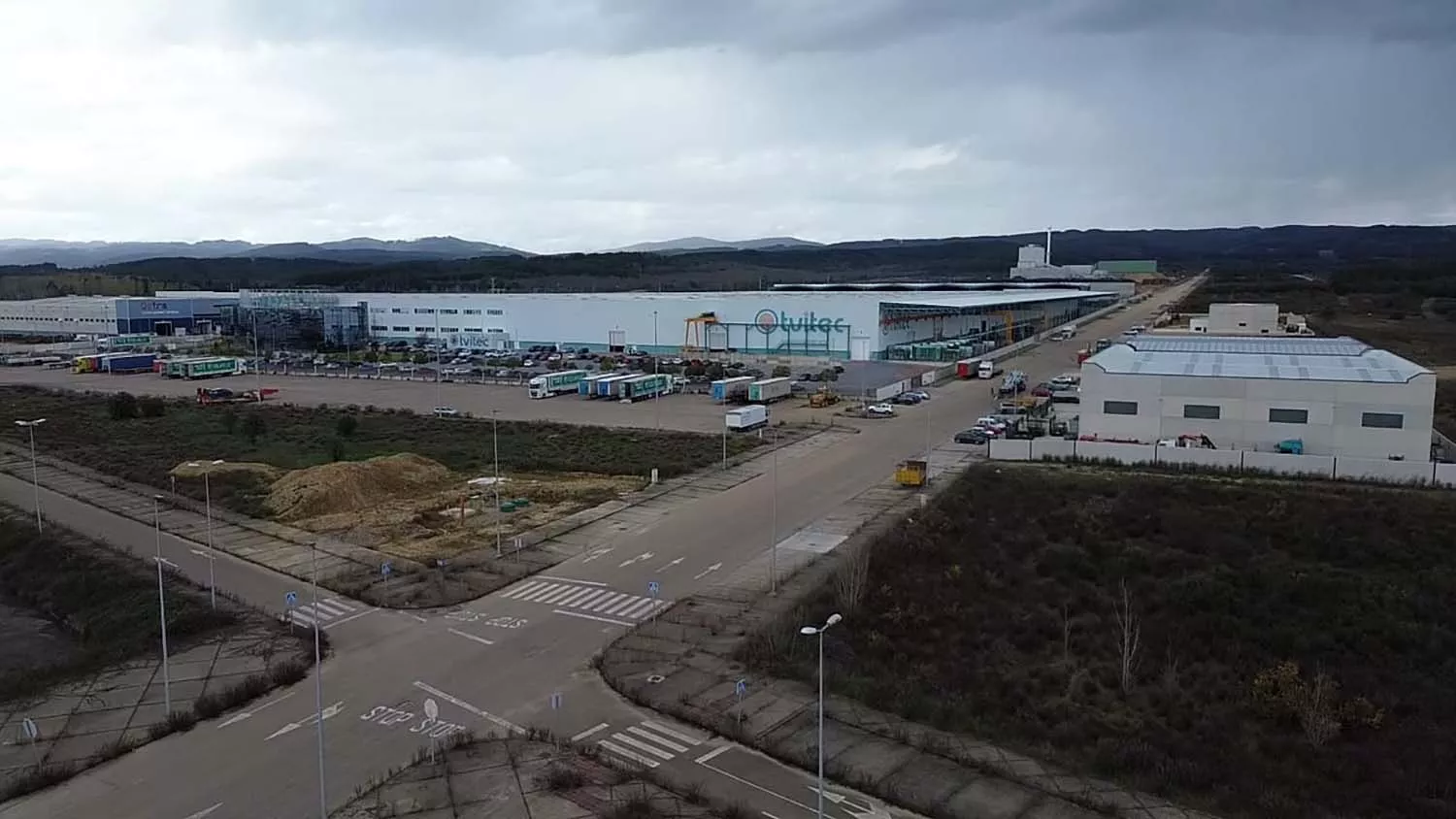 Las Cortes aprueban la solicitud institucional al Gobierno para que agilicen los préstamos de 130 millones a Tvitec que permitan poner en marcha los altos hornos de virdrio