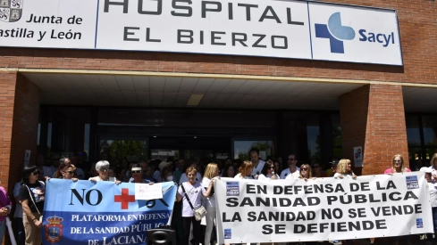 Protestas Hospital | La Plataforma en defensa de la Sanidad del Bierzo y Laciana pospone su movilización a la espera de la evolución de Oncología