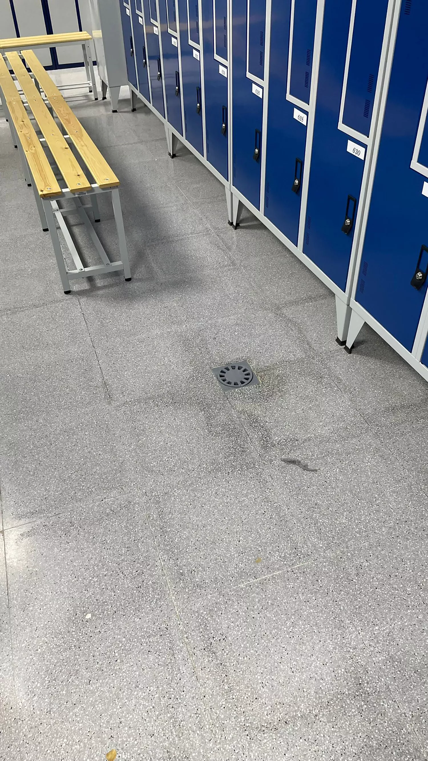 Imagen de los nuevos vestuarios femeninos del Hospital del Bierzo Imagen de los nuevos vestuarios femeninos del Hospital del Bierzo