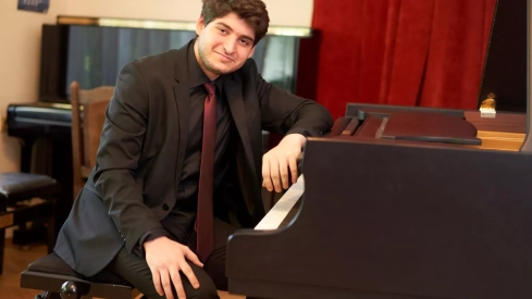 El pianista búlgaro Roberto Rúmenov cierra la temporada de Juventudes Musicales del conservatorio Cristóbal Halffter de Ponferrada