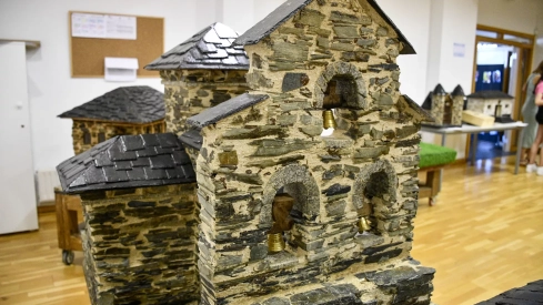 El Bierzo 'se convierte' en piedra con la exposición de maquetas de Carracedelo El Bierzo 'se convierte' en piedra con la exposición de maquetas de Carracedelo