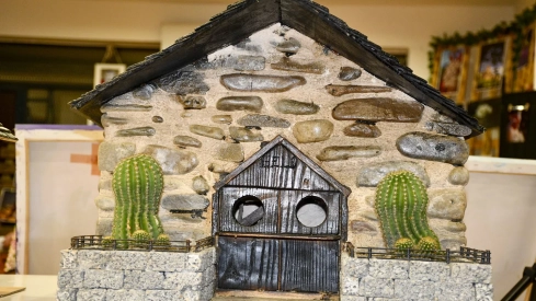 El Bierzo 'se convierte' en piedra con la exposición de maquetas de Carracedelo El Bierzo 'se convierte' en piedra con la exposición de maquetas de Carracedelo