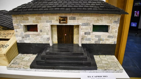 El Bierzo 'se convierte' en piedra con la exposición de maquetas de Carracedelo El Bierzo 'se convierte' en piedra con la exposición de maquetas de Carracedelo
