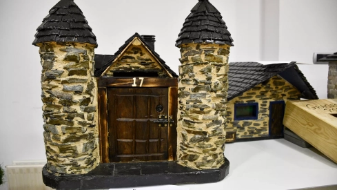 El Bierzo 'se convierte' en piedra con la exposición de maquetas de Carracedelo El Bierzo 'se convierte' en piedra con la exposición de maquetas de Carracedelo