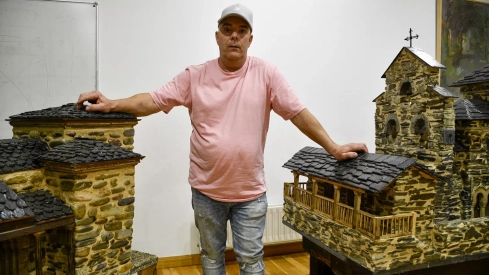 El Bierzo 'se convierte' en piedra con la exposición de maquetas de Carracedelo El Bierzo 'se convierte' en piedra con la exposición de maquetas de Carracedelo