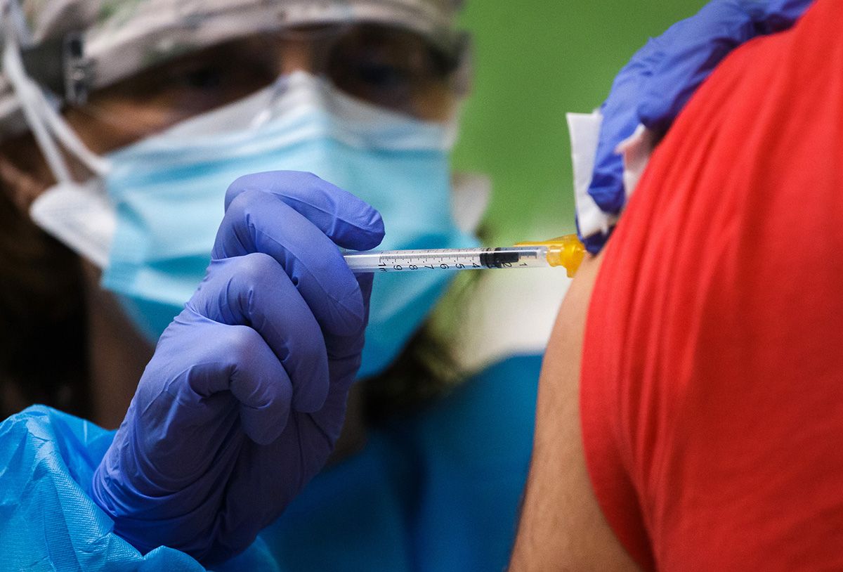 Vacunación masiva con Pfizer a personas nacidas del año 1982 al 1985 en Ciudad Rodrigo(Salamanca)